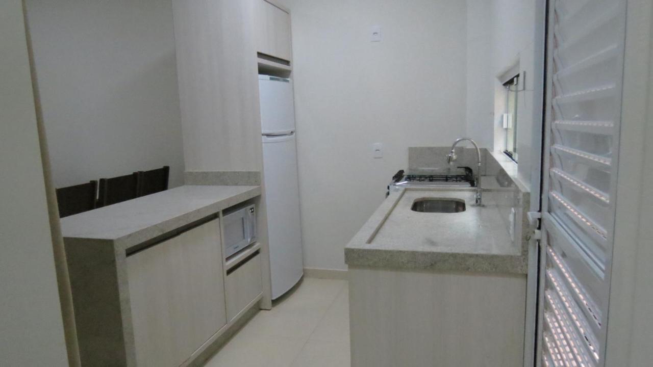 Casas Para Locacao Em Bombinhas Eksteriør bilde